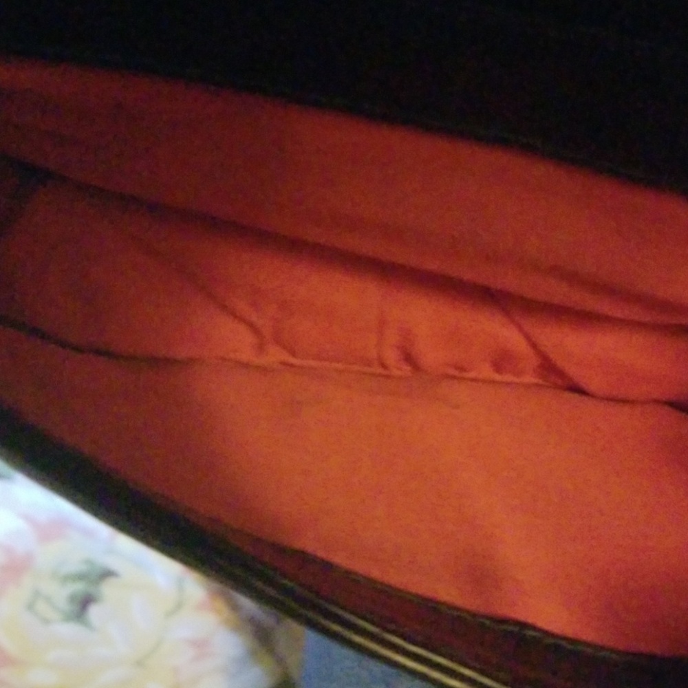 Schutz Crossbody bag in two colors the bags are sold separately - Picture 3 of 7